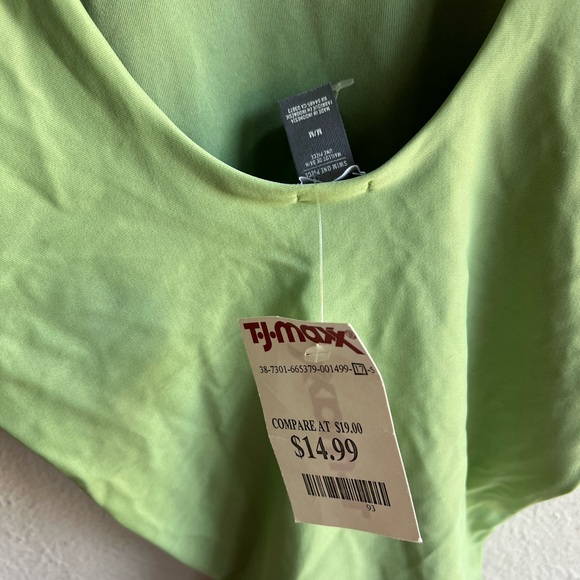 New Aerie Super Scoop One Piece Swimsuit
Medium 
Camper green - Picture 7 of 8